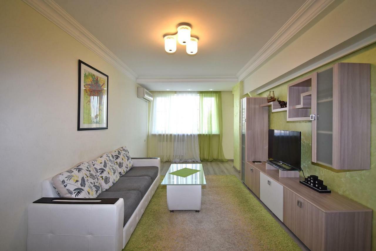 Perfect apartment in center of Yerevan city Buitenkant foto