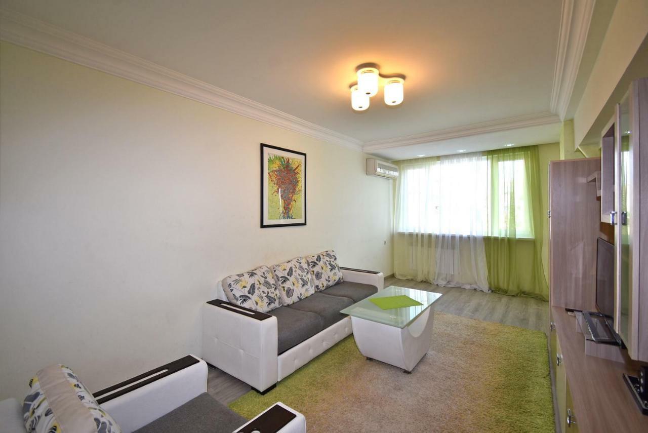 Perfect apartment in center of Yerevan city Buitenkant foto